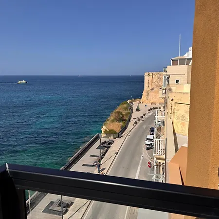 New 1 Bedroom Oceanfront By Mabeli Apartamento St Paul's Bay