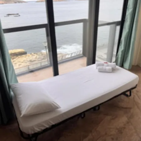 Apartamento New 1 Bedroom Oceanfront By Mabeli St Paul's Bay